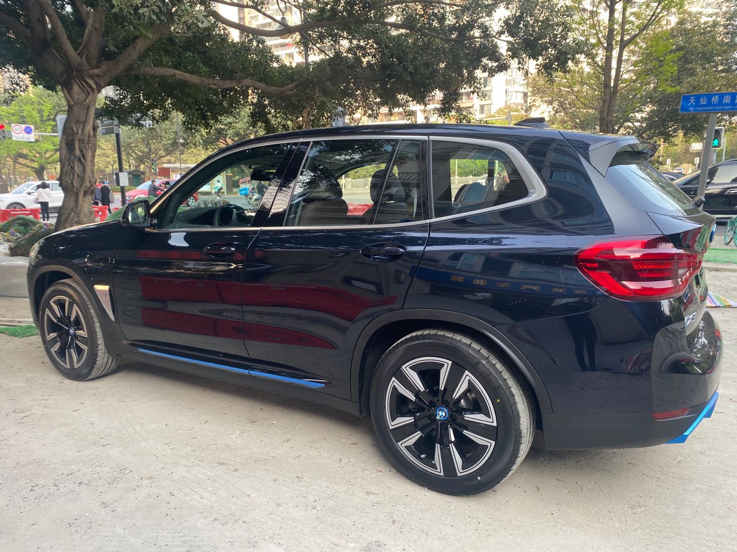 2021款宝马ix3纯电动